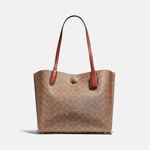 COACH // Willow Tote in Signature Canvas